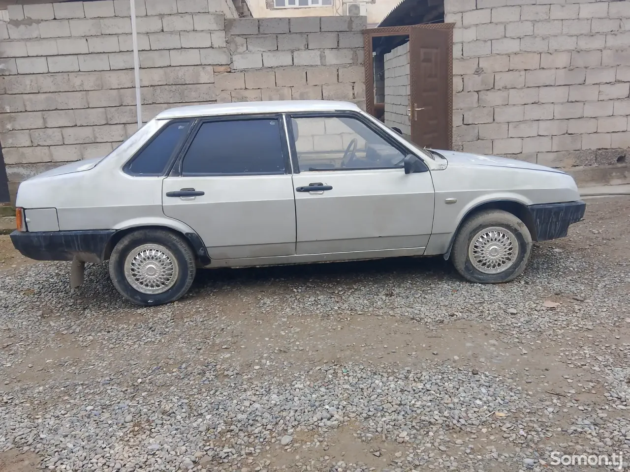 Lada (ВАЗ) 21099 2002 · 1.6 MT