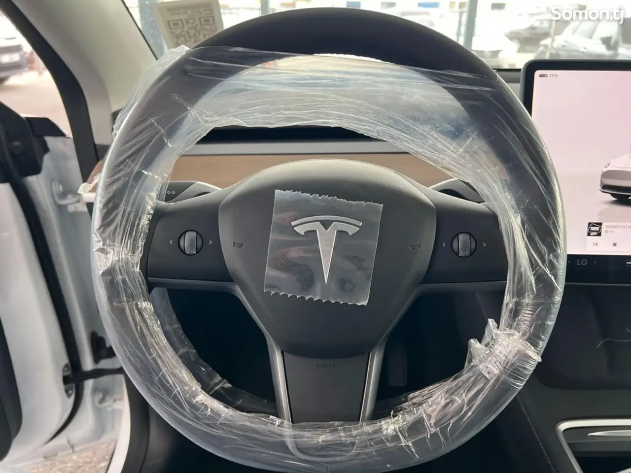 Tesla Model Y 2025 · 5.0 AT
