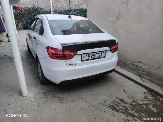 Lada (ВАЗ) Vesta 2017 · 1.6 AT