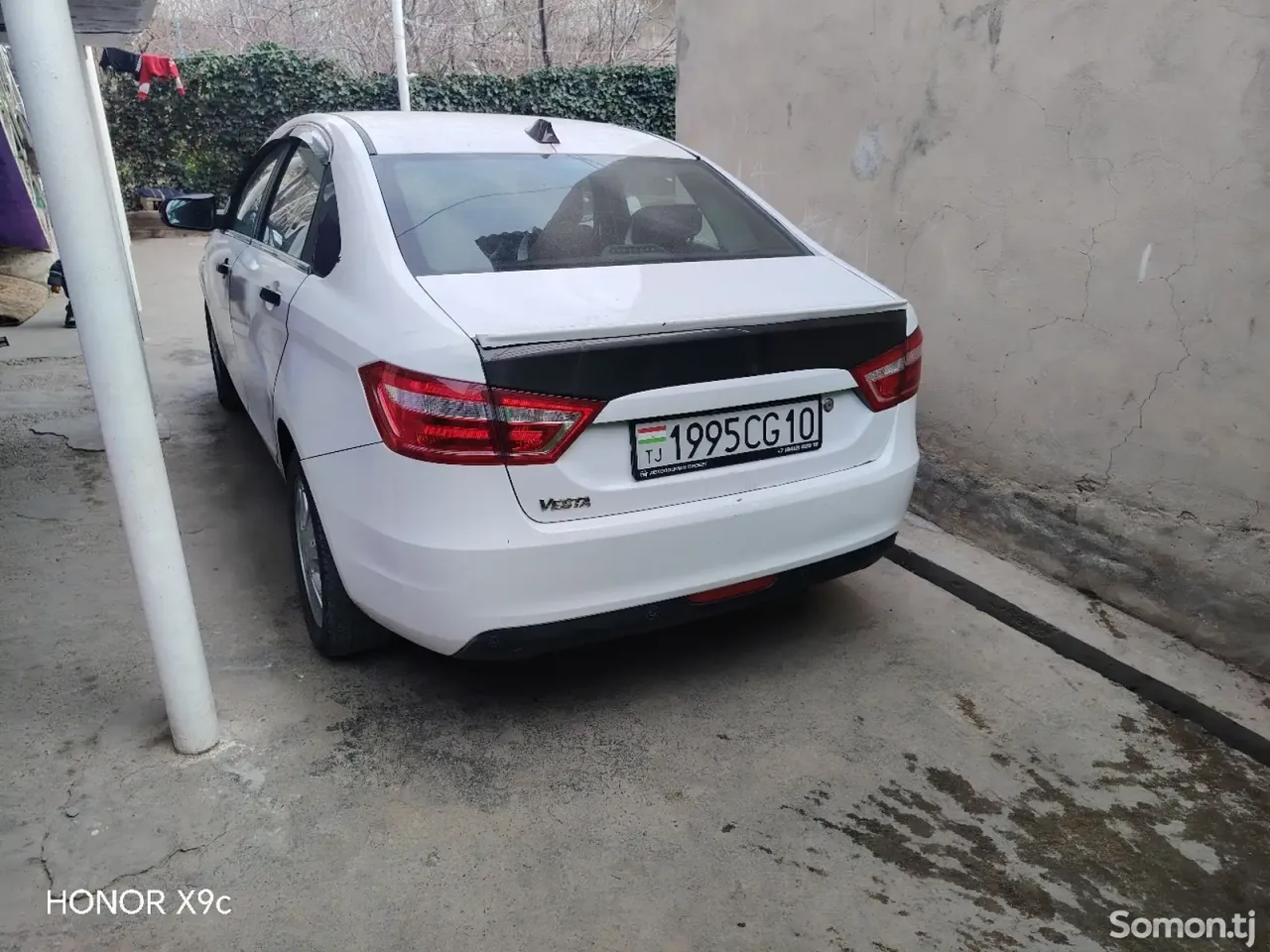 Lada (ВАЗ) Vesta 2017 · 1.6 AT