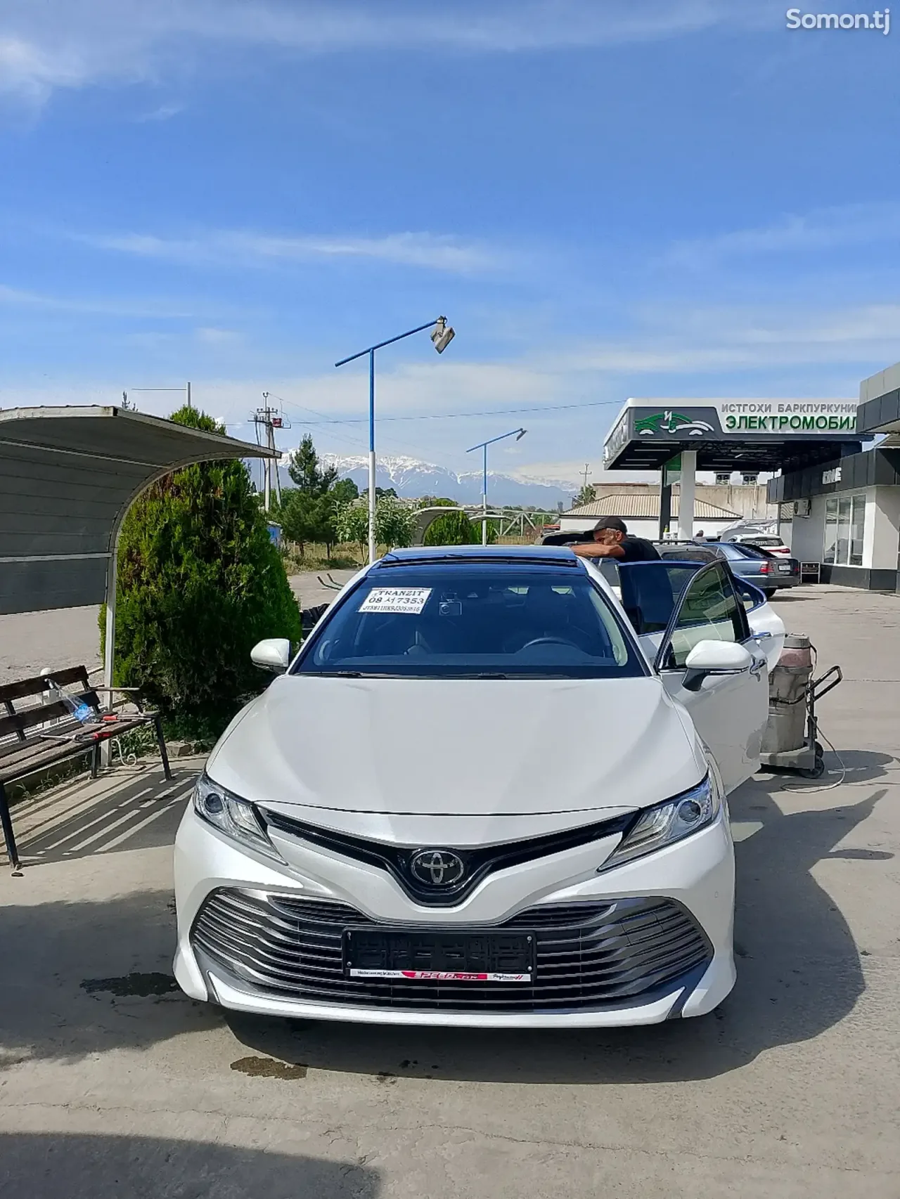 Toyota Camry 2018 · 2.5 AT