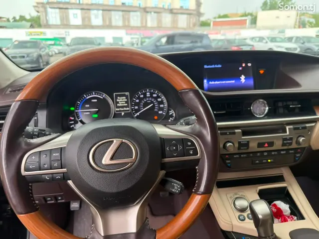 Lexus ES series 2016 · 2.5 AT