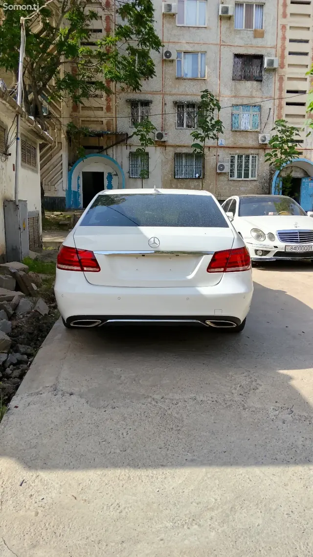 Mercedes-Benz E class 2015 · 2.0 AT