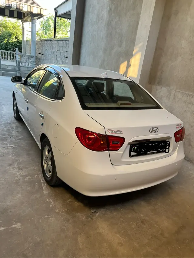Hyundai Avante 2007 · 1.6 AT
