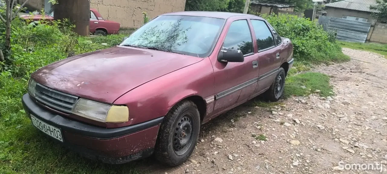 Opel Vectra A 1992 · 1.6 MT