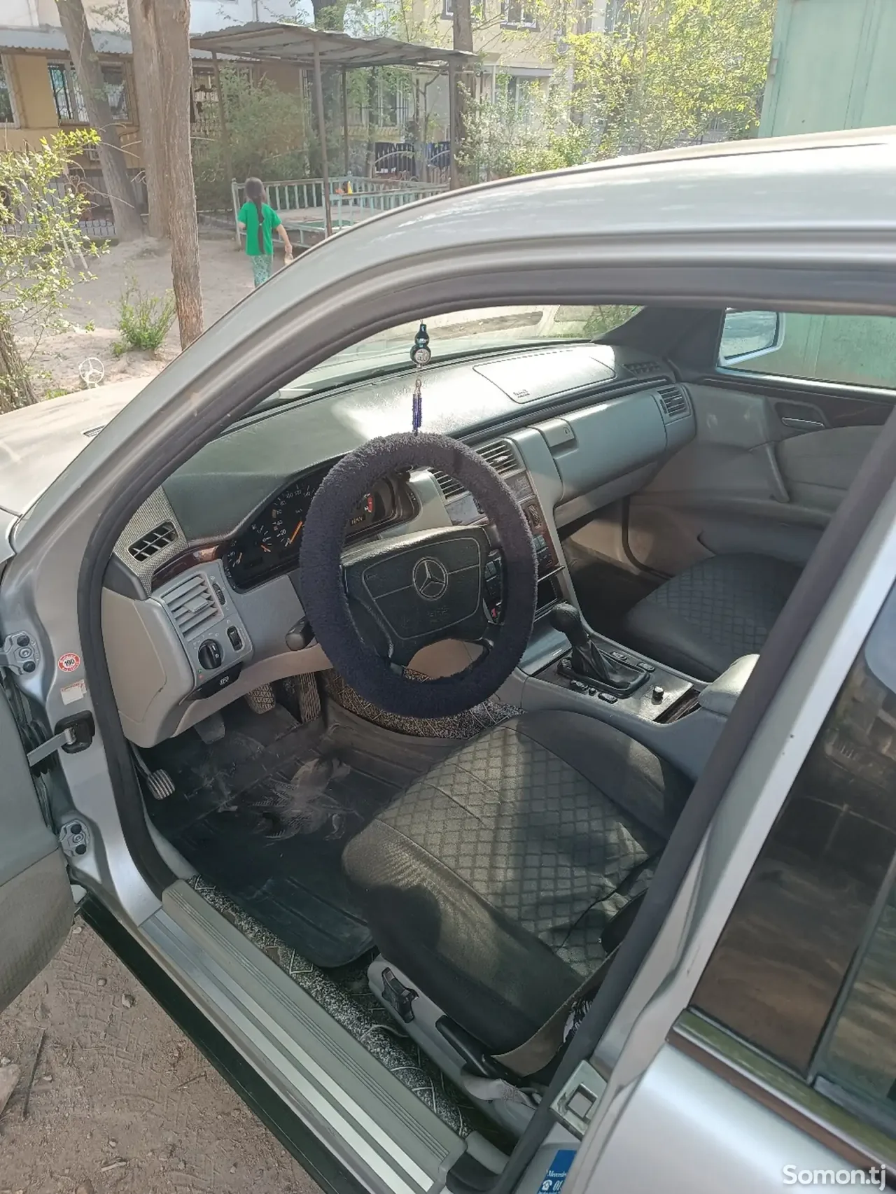 Mercedes-Benz E class 1997 · 2.2 MT