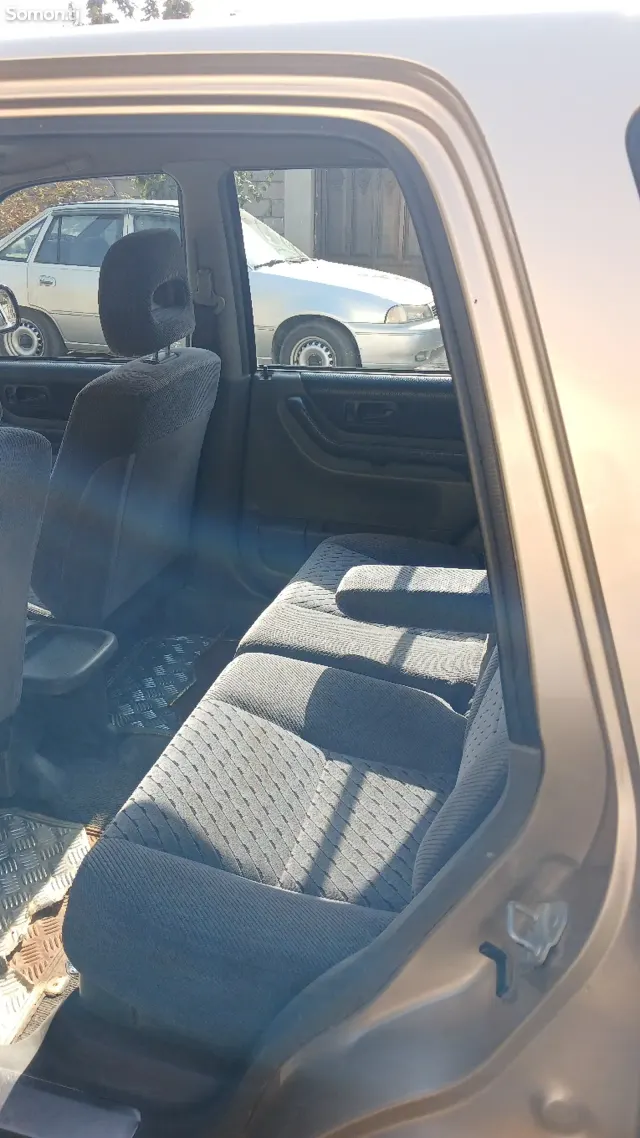 Honda CR-V 1999 · 2.0 MT