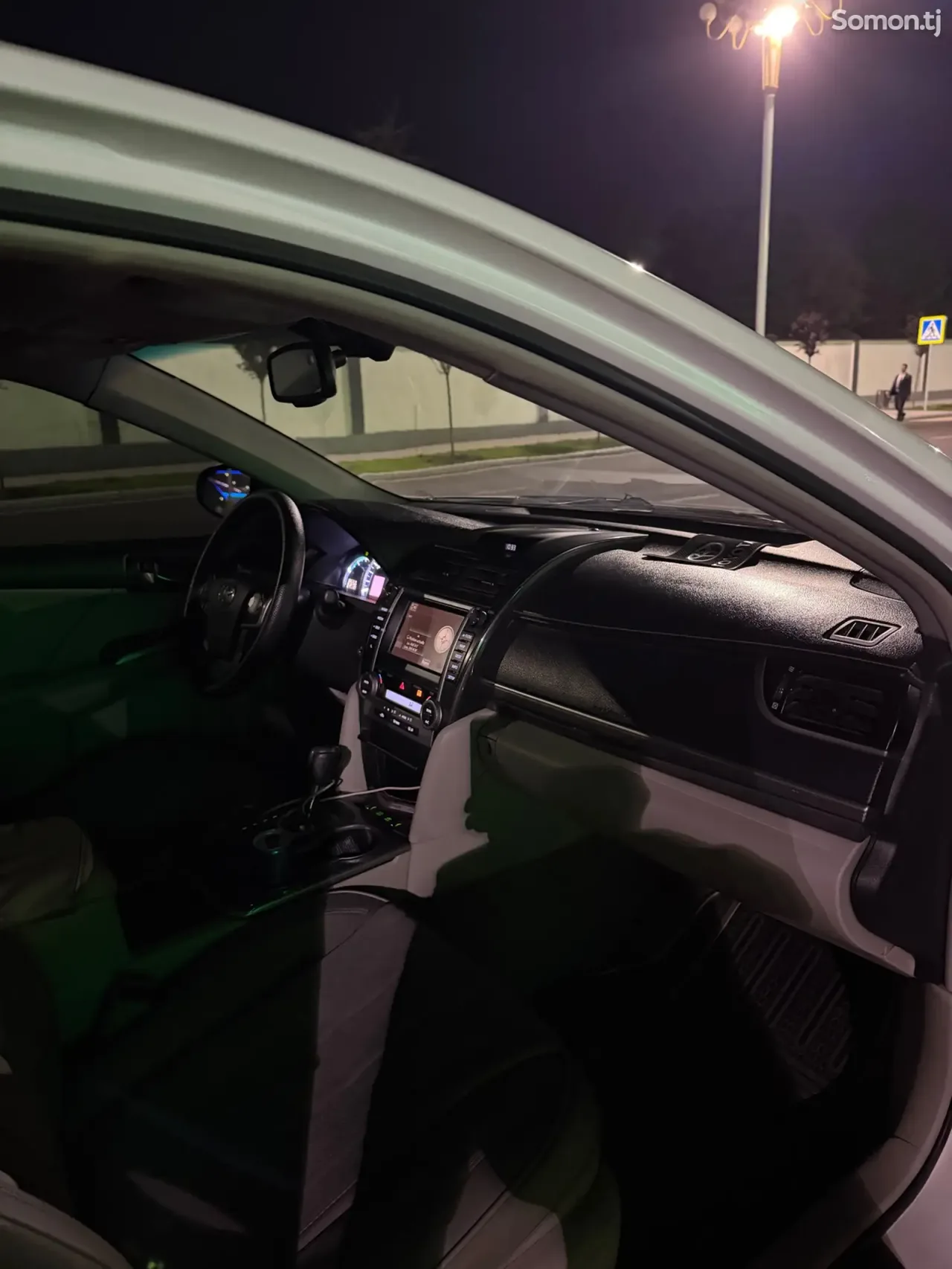 Toyota Camry 2013 · 2.5 AT