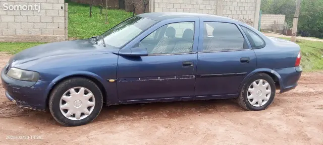 Opel Vectra B 1995 · 1.6 MT