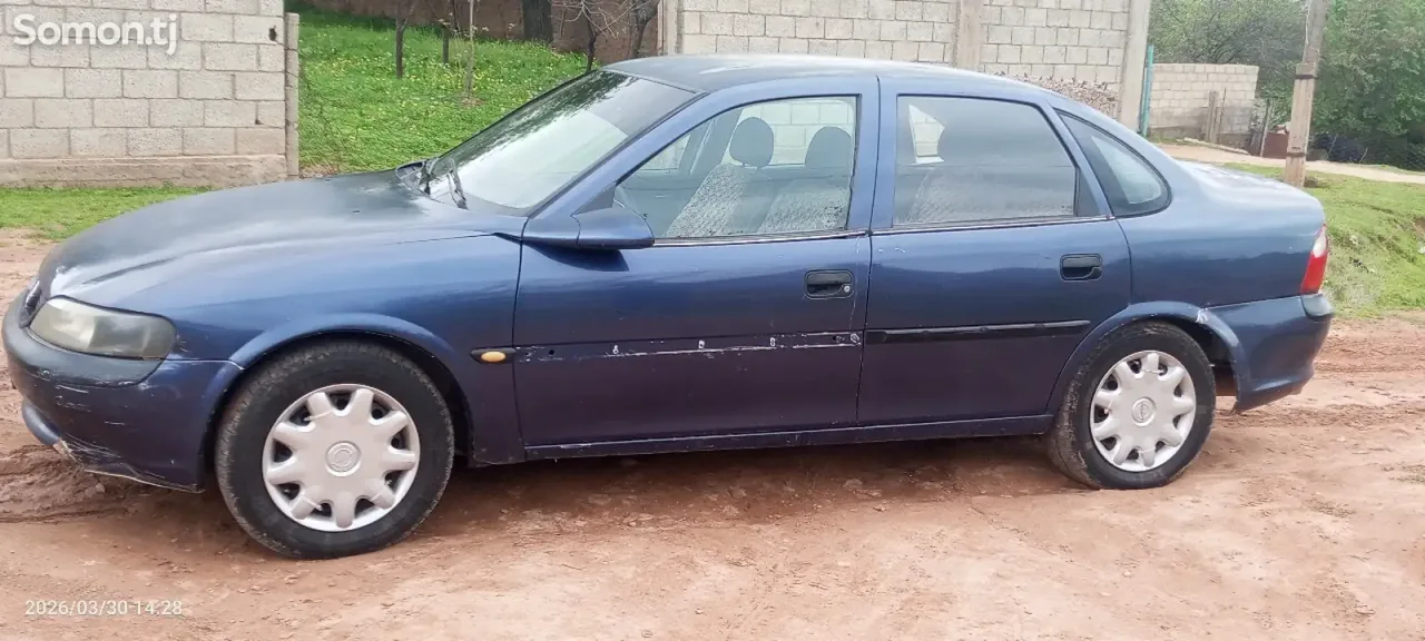 Opel Vectra B 1995 · 1.6 MT