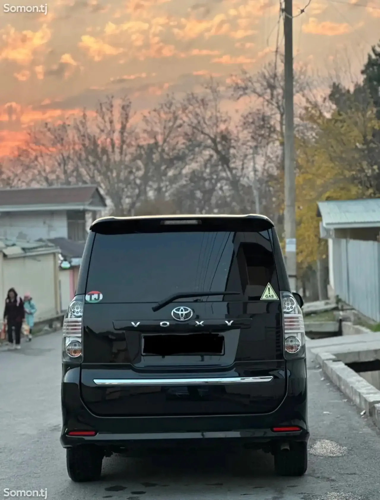 Toyota Voxy 2008 · 2.0 AT