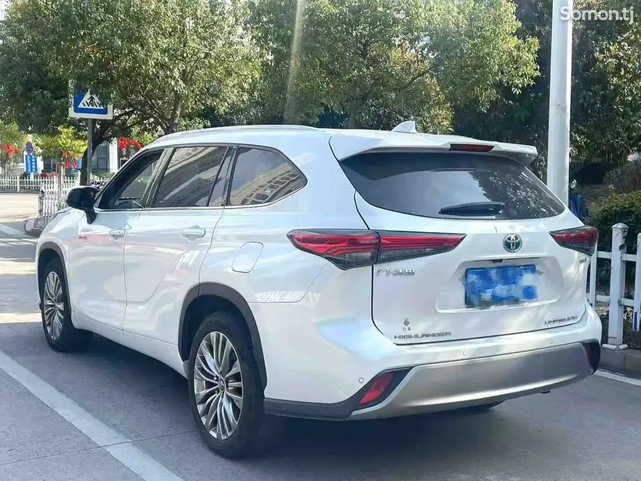 Toyota Highlander 2023 · 2.5 AT
