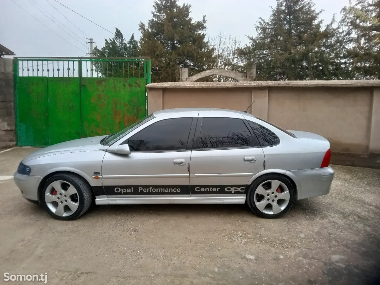 Opel Vectra B 2000 · 1.8 MT