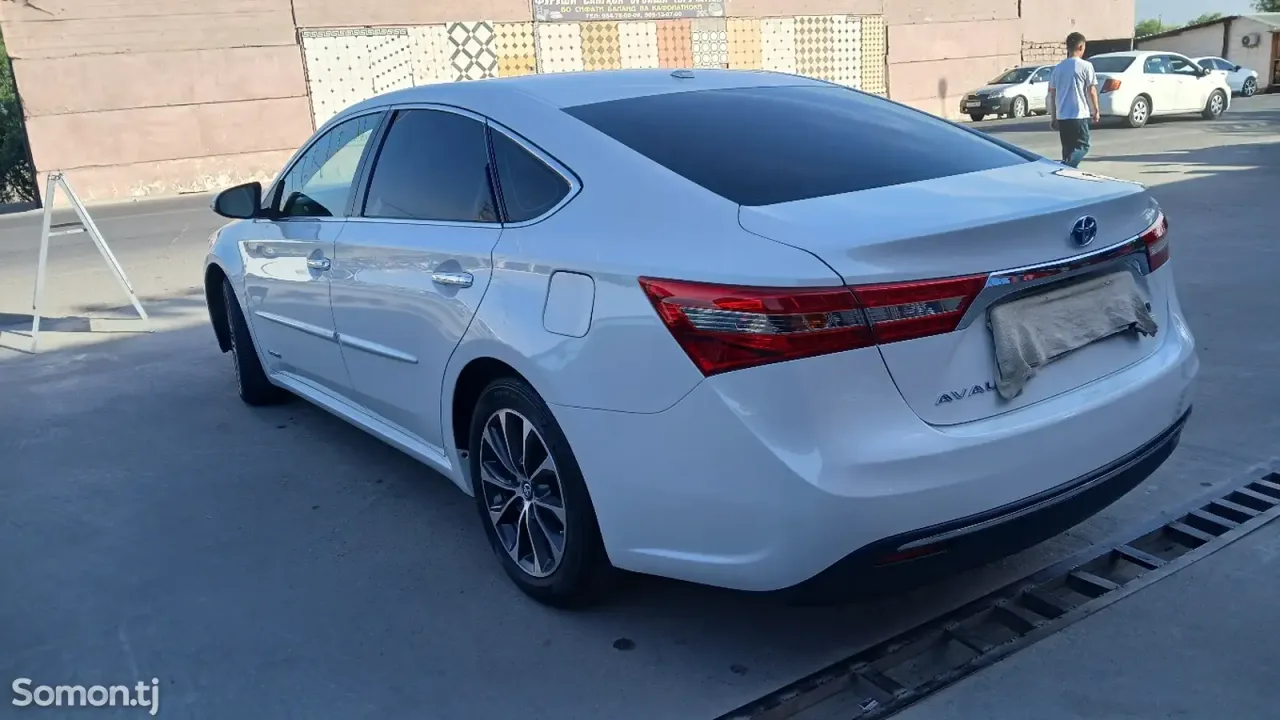 Toyota Avalon 2018 · 2.5 AT