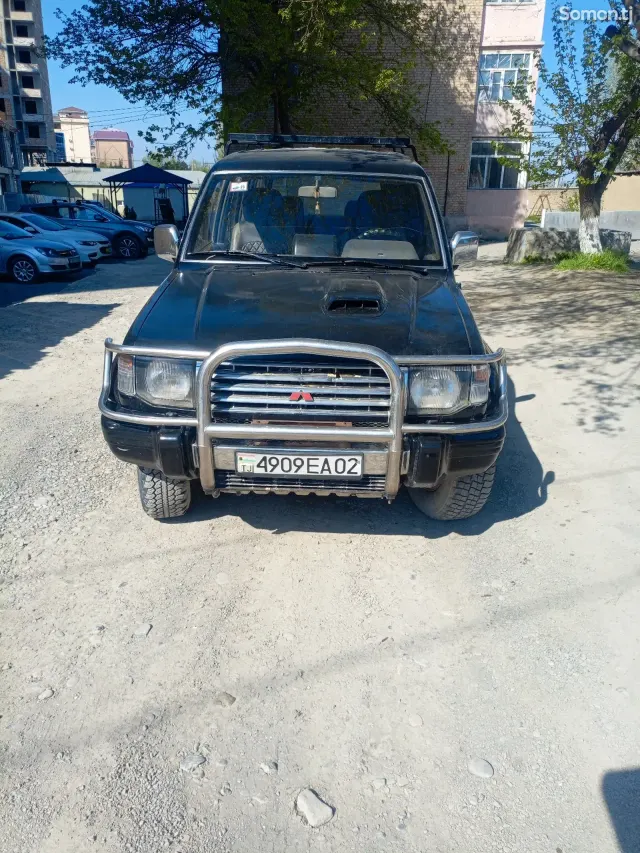 Mitsubishi Pajero 1994 · 2.9 MT
