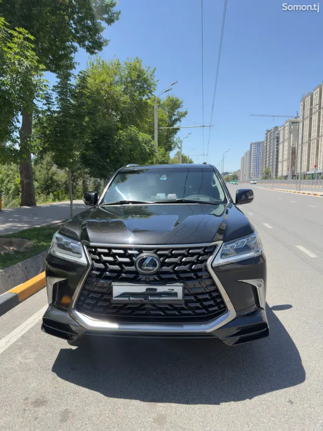 Lexus LX series 2020 · 5.7 AT