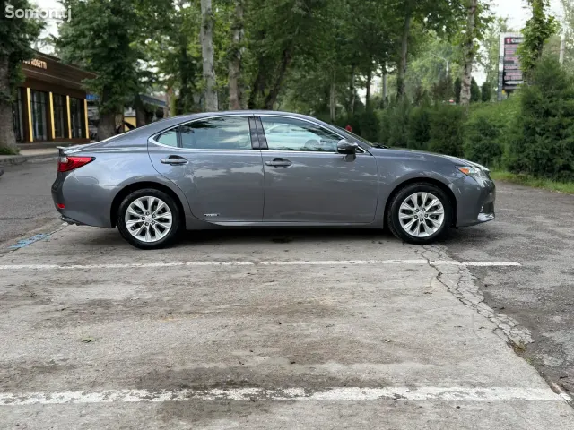 Lexus ES series 2015 · 3.0 AT