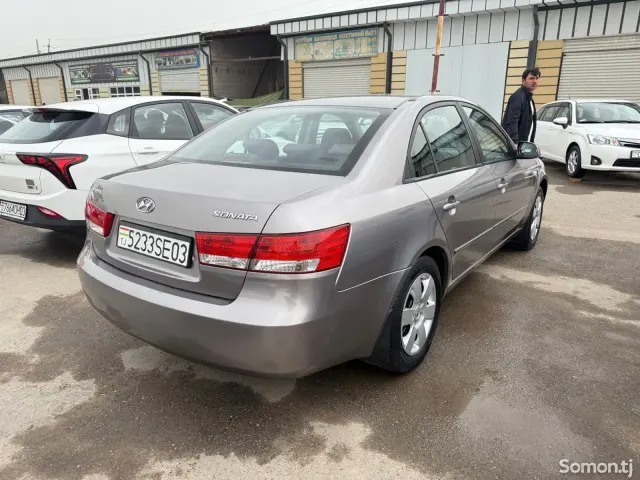 Hyundai Sonata 2006 · 2.4 MT