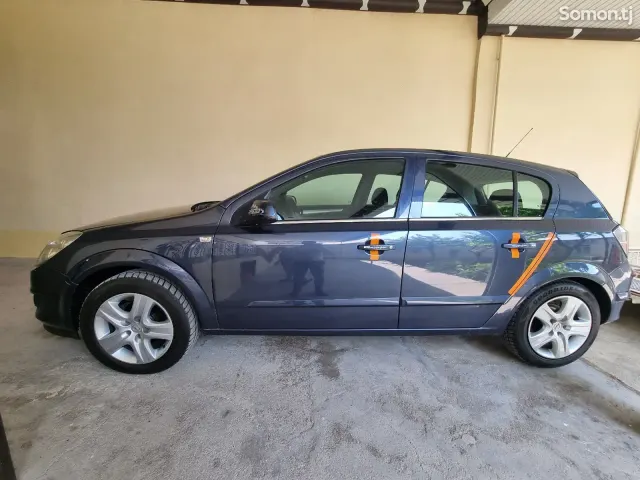 Opel Astra H 2007 · 1.6 MT