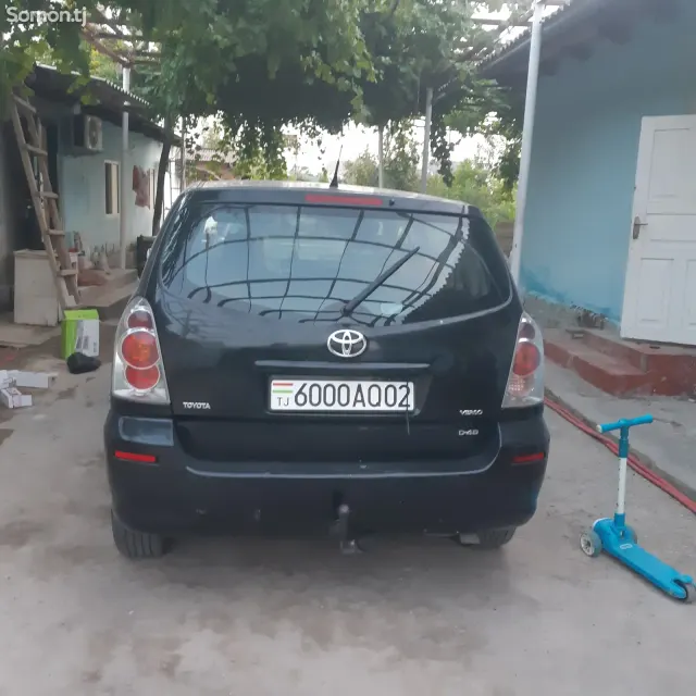 Toyota Verso 2006 · 2.2 MT