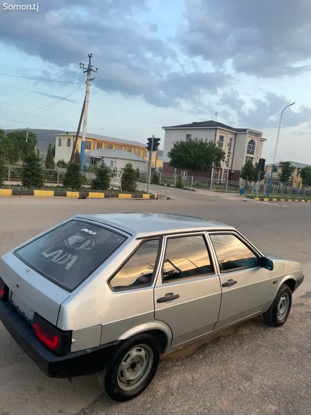 Lada (ВАЗ) 2109 2000 · 1.7 MT