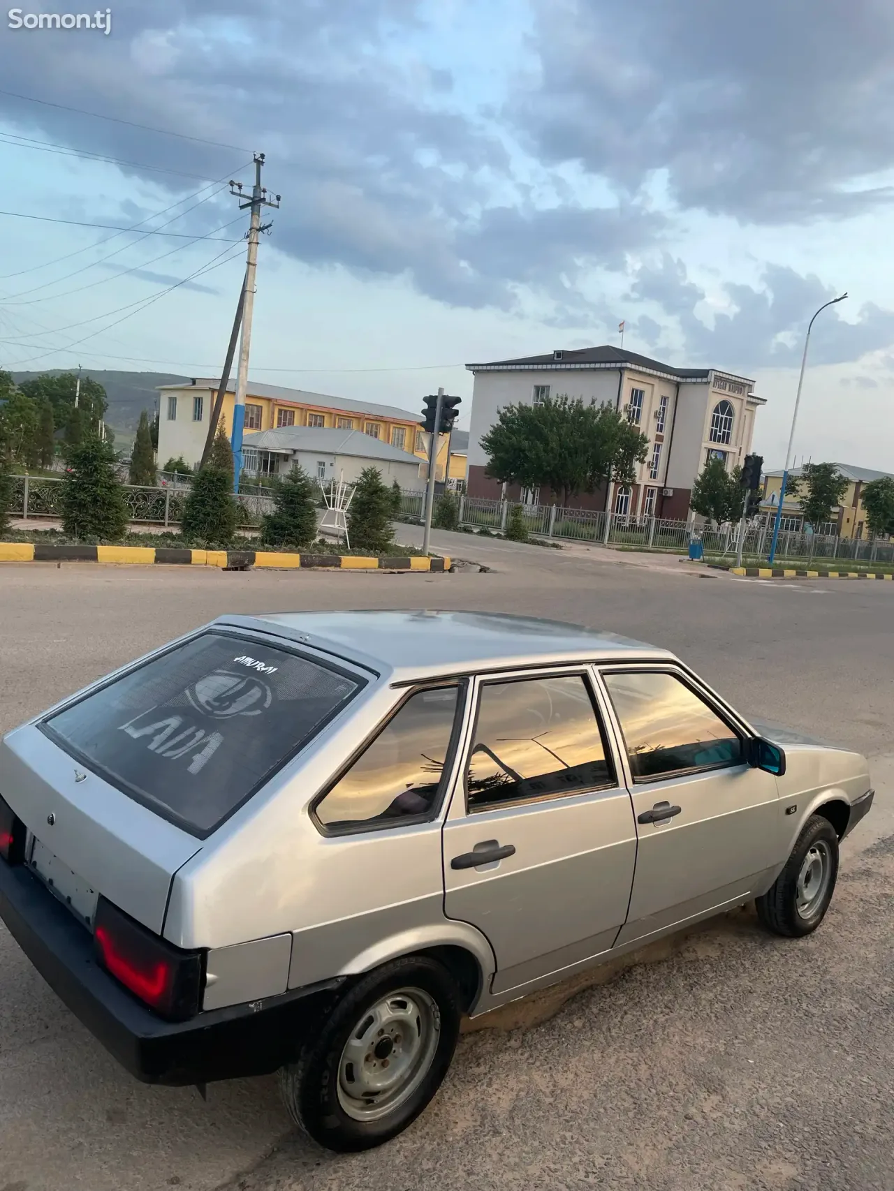 Lada (ВАЗ) 2109 2000 · 1.7 MT