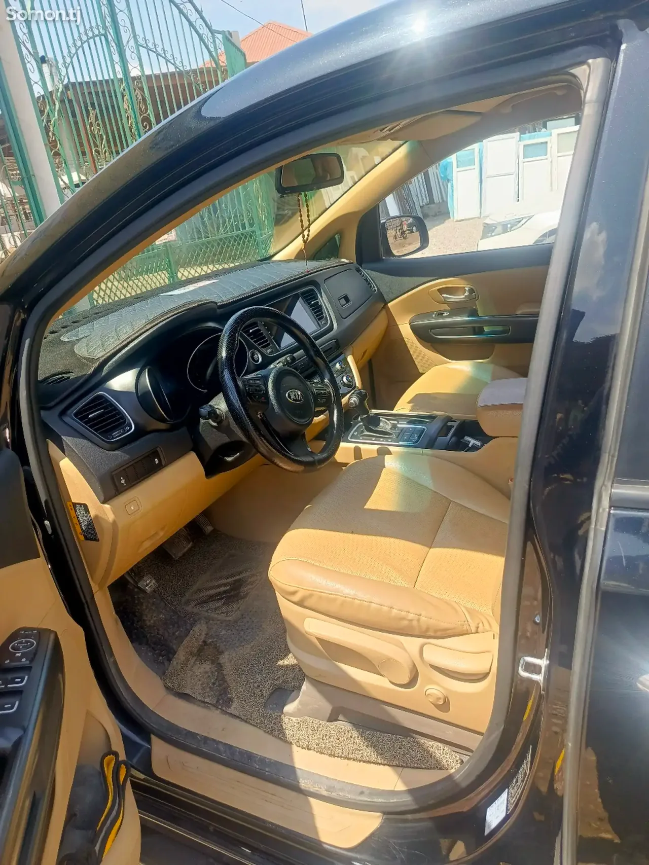 Kia Carnival 2014 · 2.2 AT