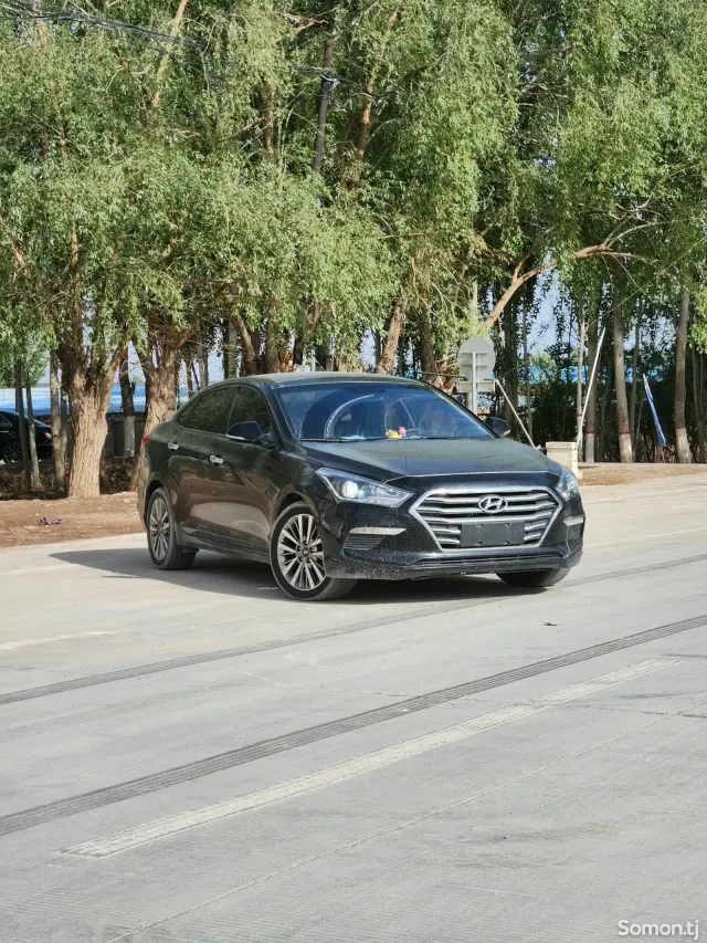 Hyundai Sonata 2016 · 1.8 AT