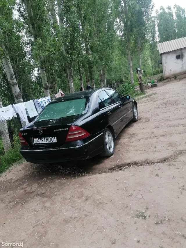 Mercedes-Benz C class 2004 · 2.0 MT