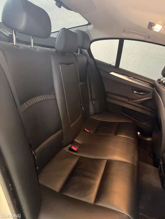 BMW 5 series 2015 · 2.0 AT