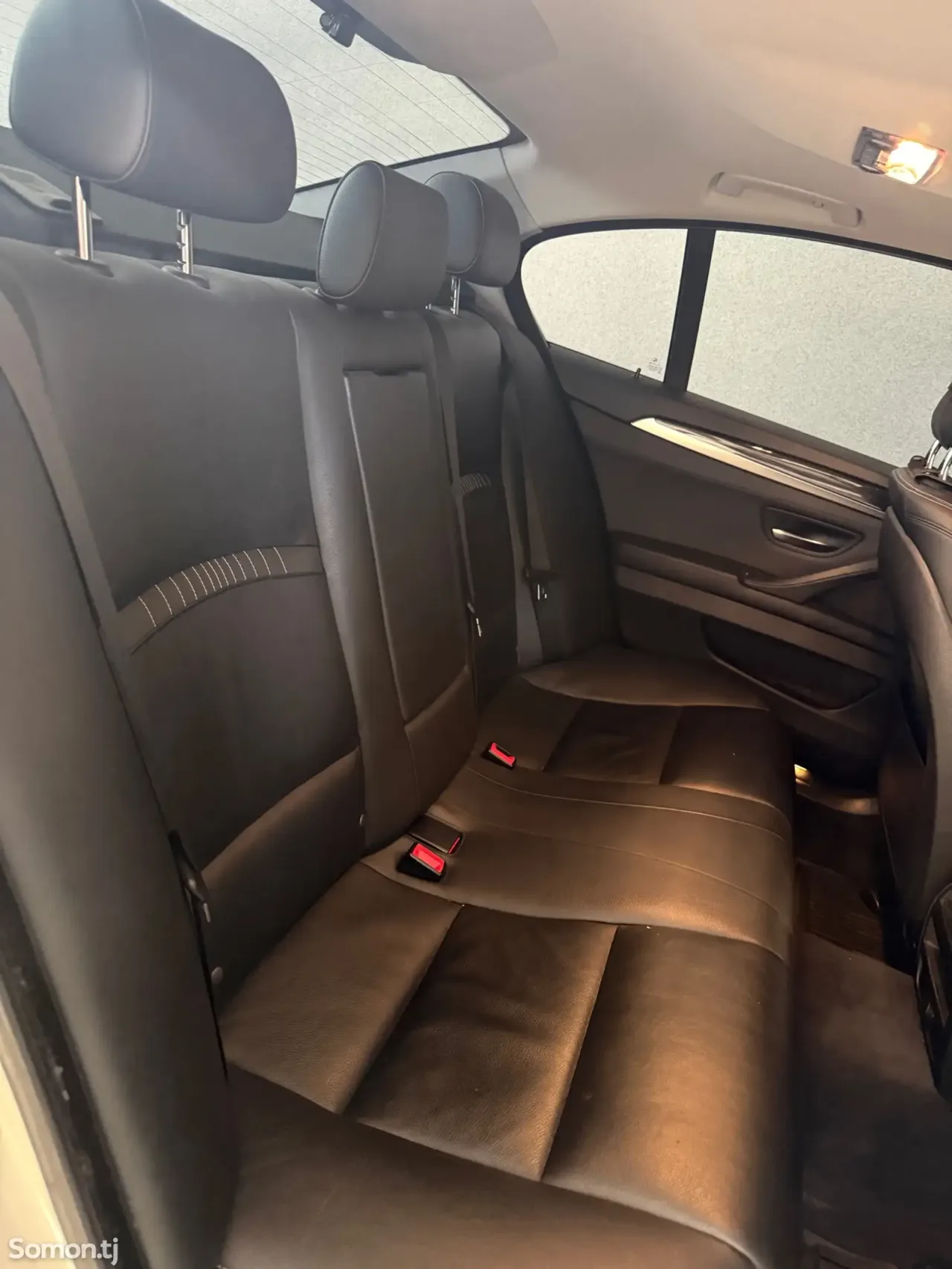 BMW 5 series 2015 · 2.0 AT
