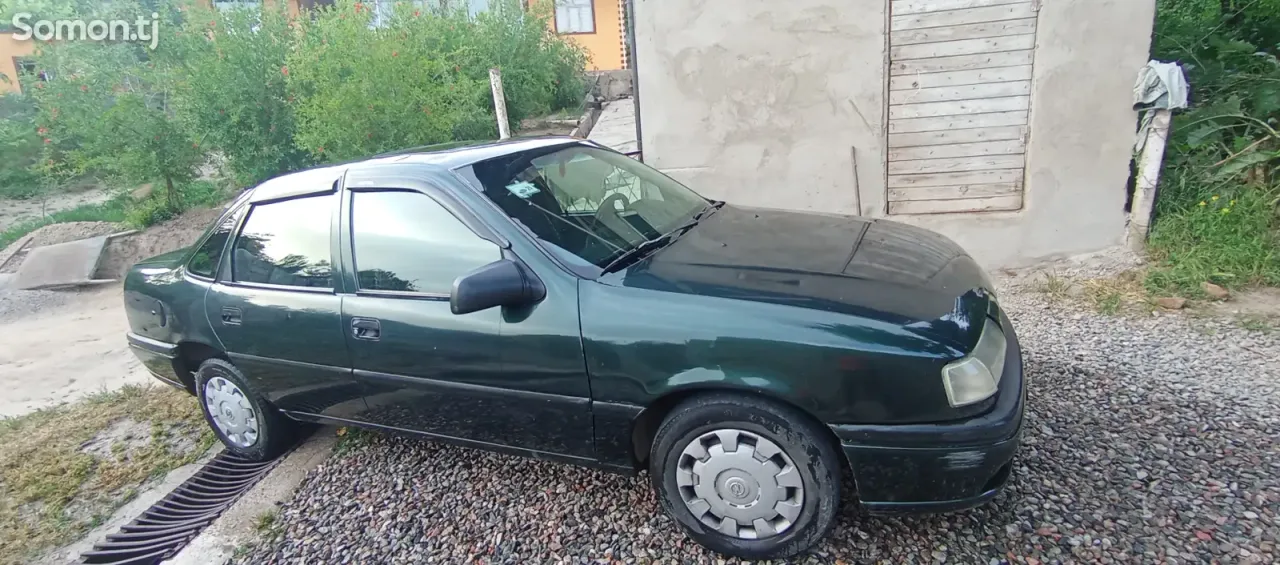 Opel Vectra A 1995 · 1.6 MT