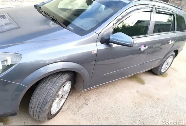 Opel Astra H 2006 · 1.8 MT