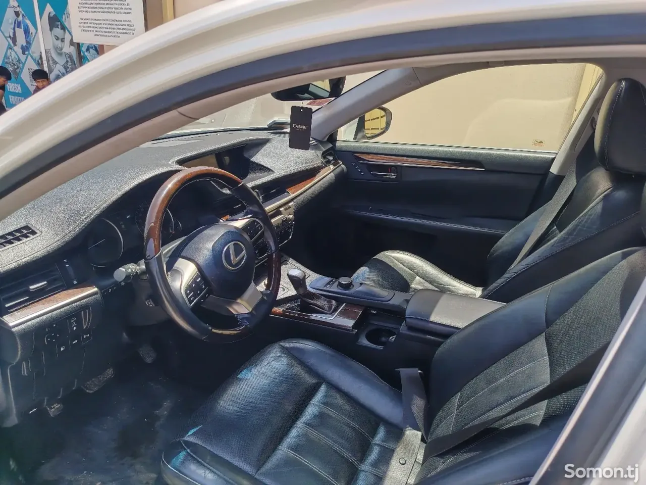 Lexus ES series 2016 · 2.5 AT