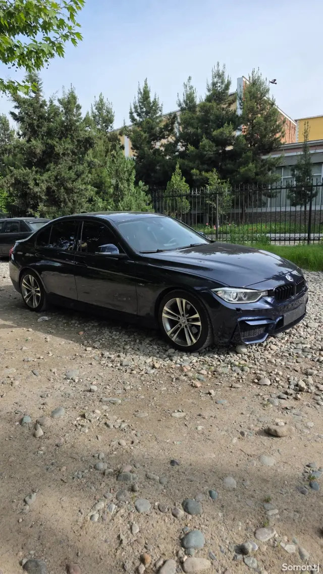 BMW 3 series 2015 · 2.0 AT