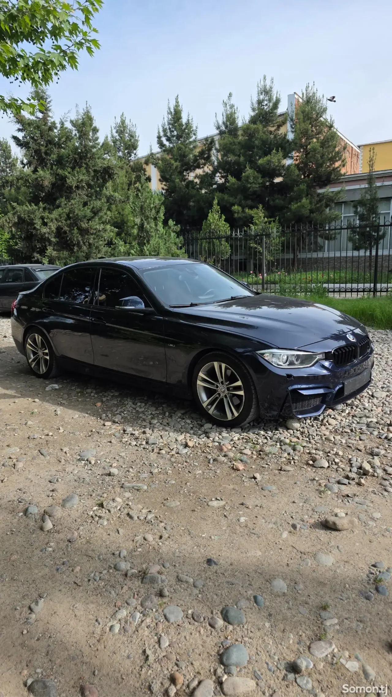 BMW 3 series 2015 · 2.0 AT