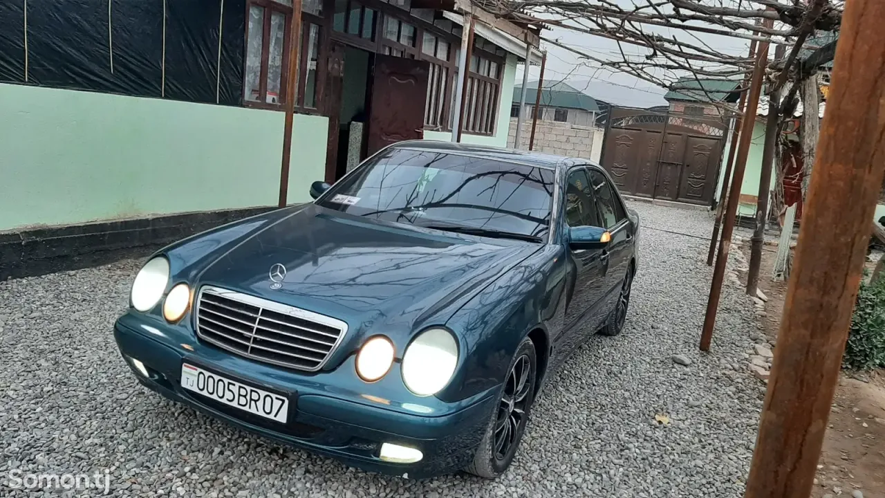Mercedes-Benz E class 2000 · 2.3 MT