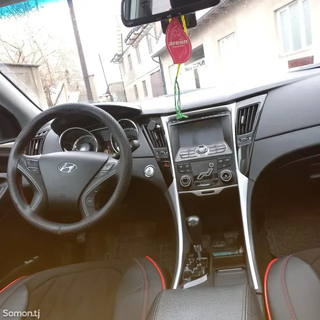 Hyundai Sonata 2010 · 2.0 AT