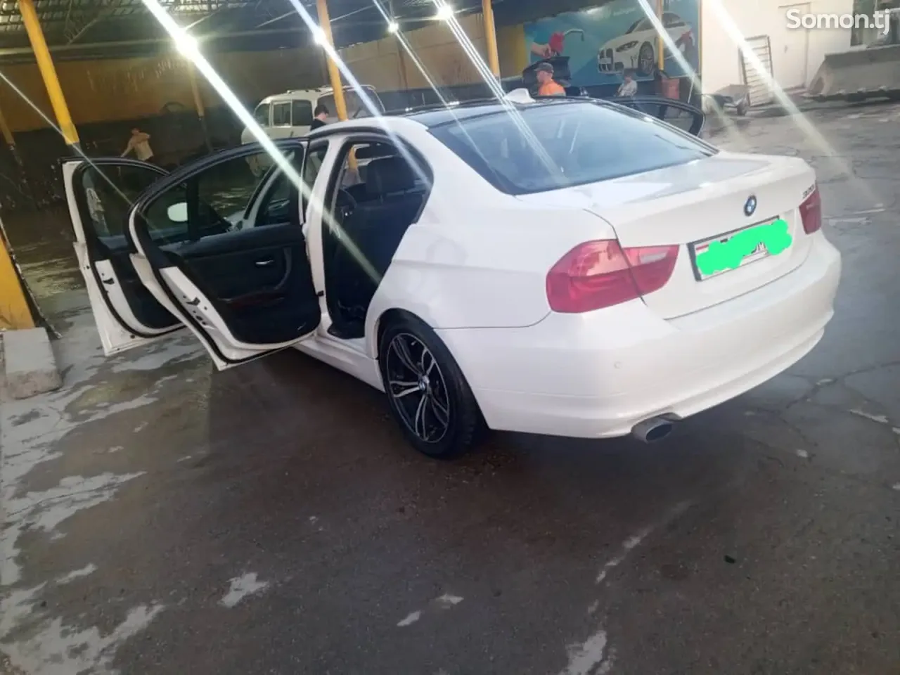 BMW 3 series 2010 · 2.0 AT
