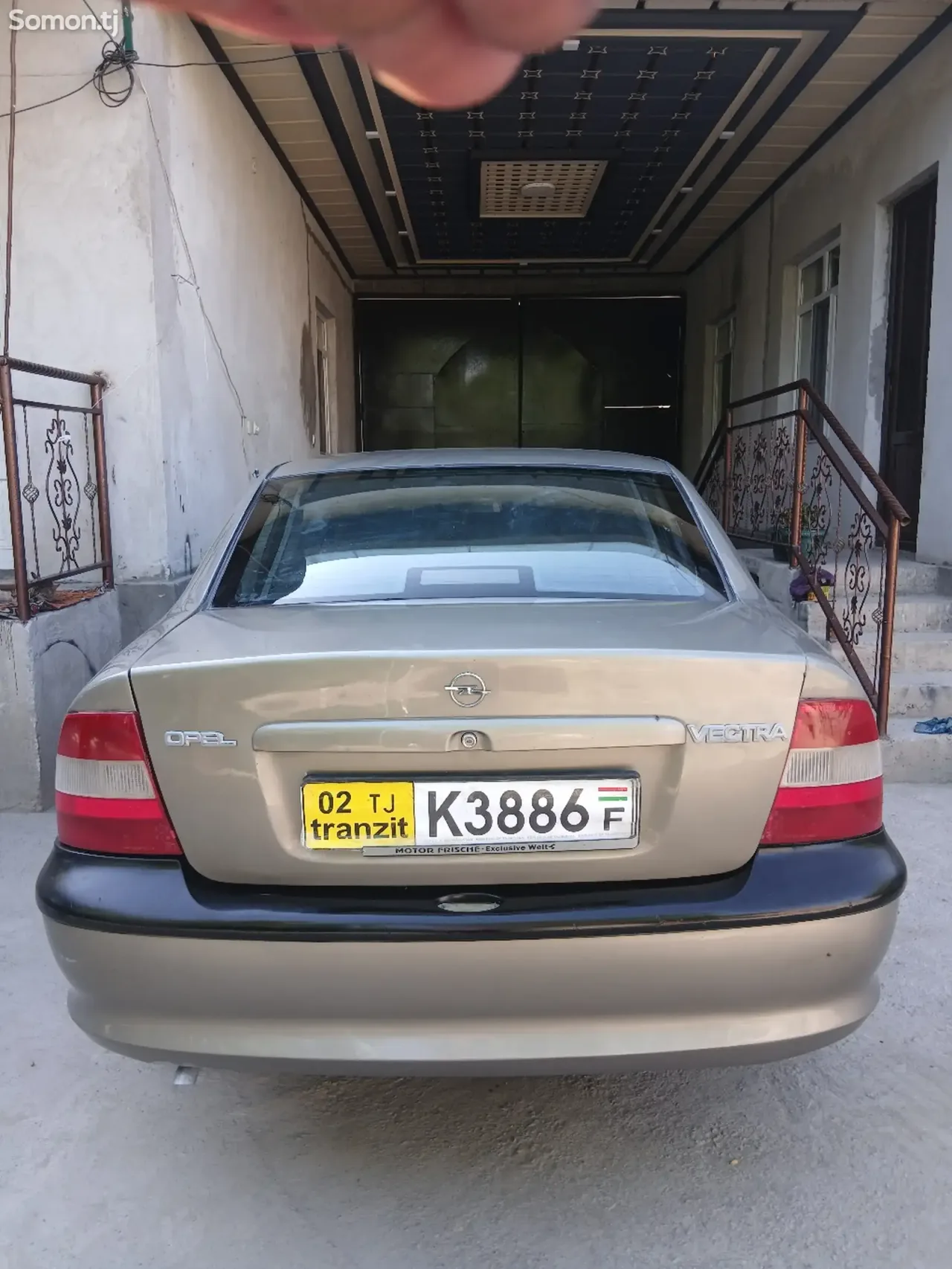 Opel Vectra B 1996 · 1.6 MT