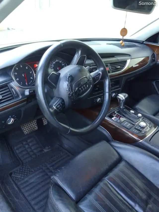 Audi A6 2015 · 2.8 AT
