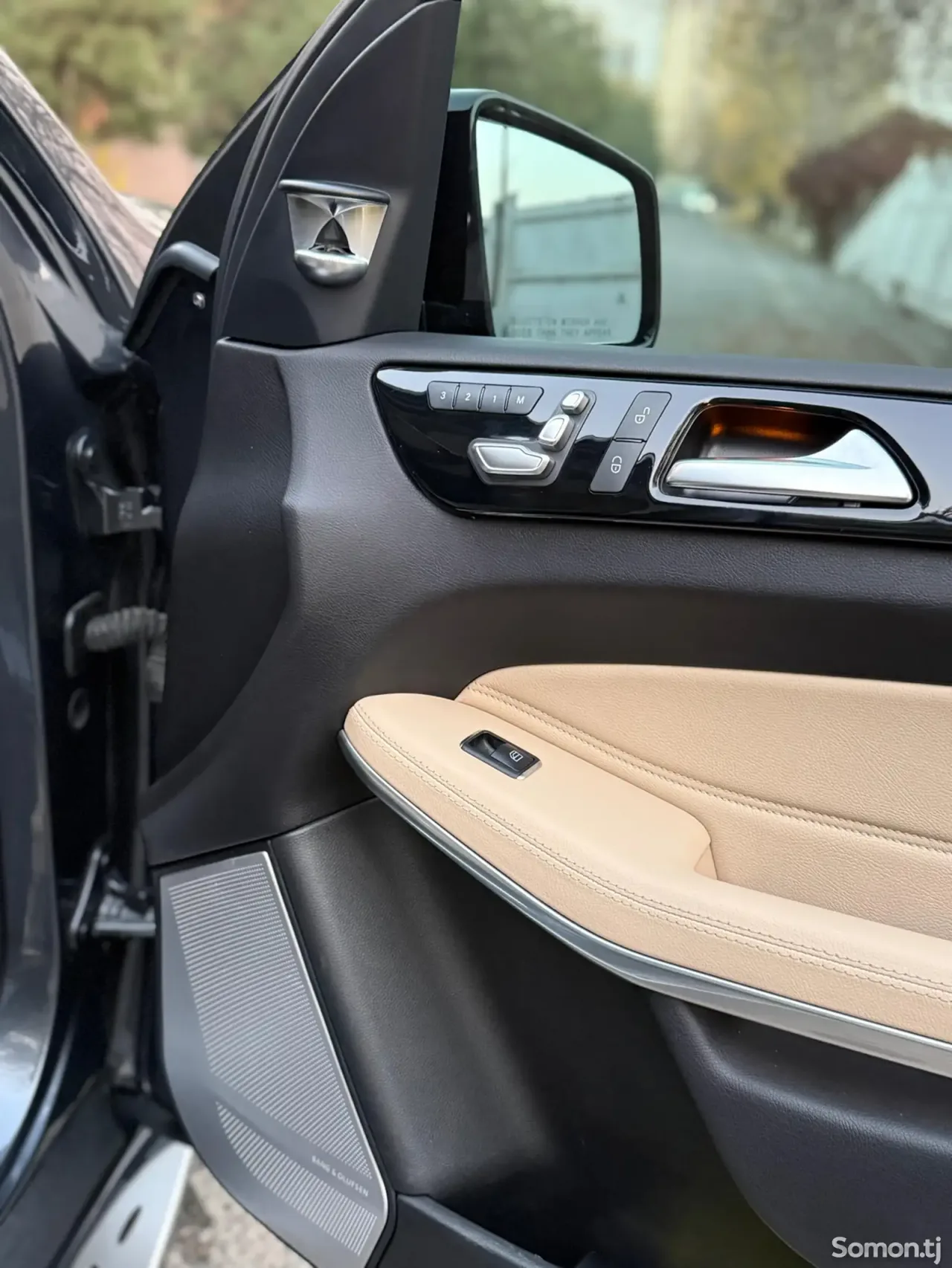 Mercedes-Benz GLS 2018 · 5.5 AT