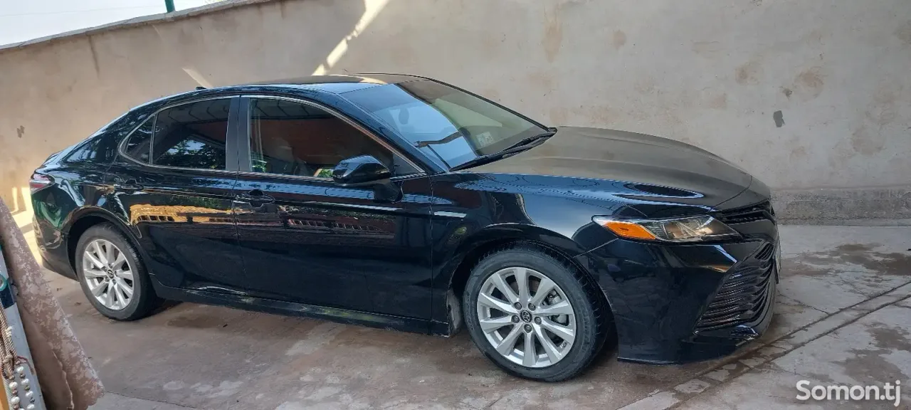 Toyota Camry 2019 · 2.5 AT