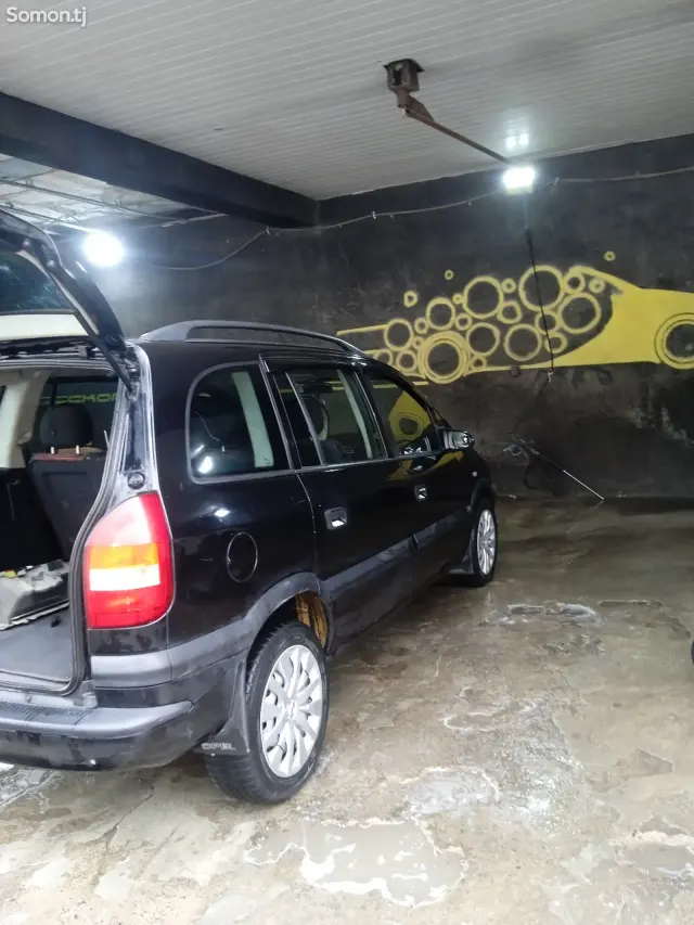 Opel Zafira 2001 · 2.2 AT