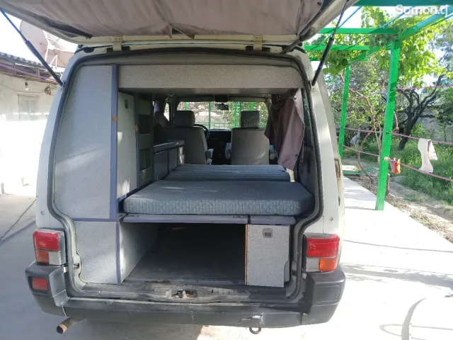 Volkswagen California 1992 · 2.4 MT