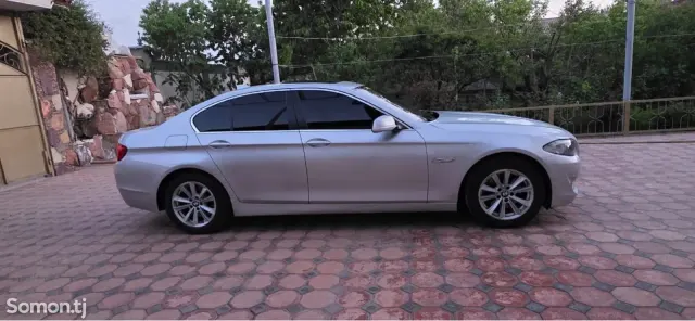 BMW M5 2012 · 2.2 AT