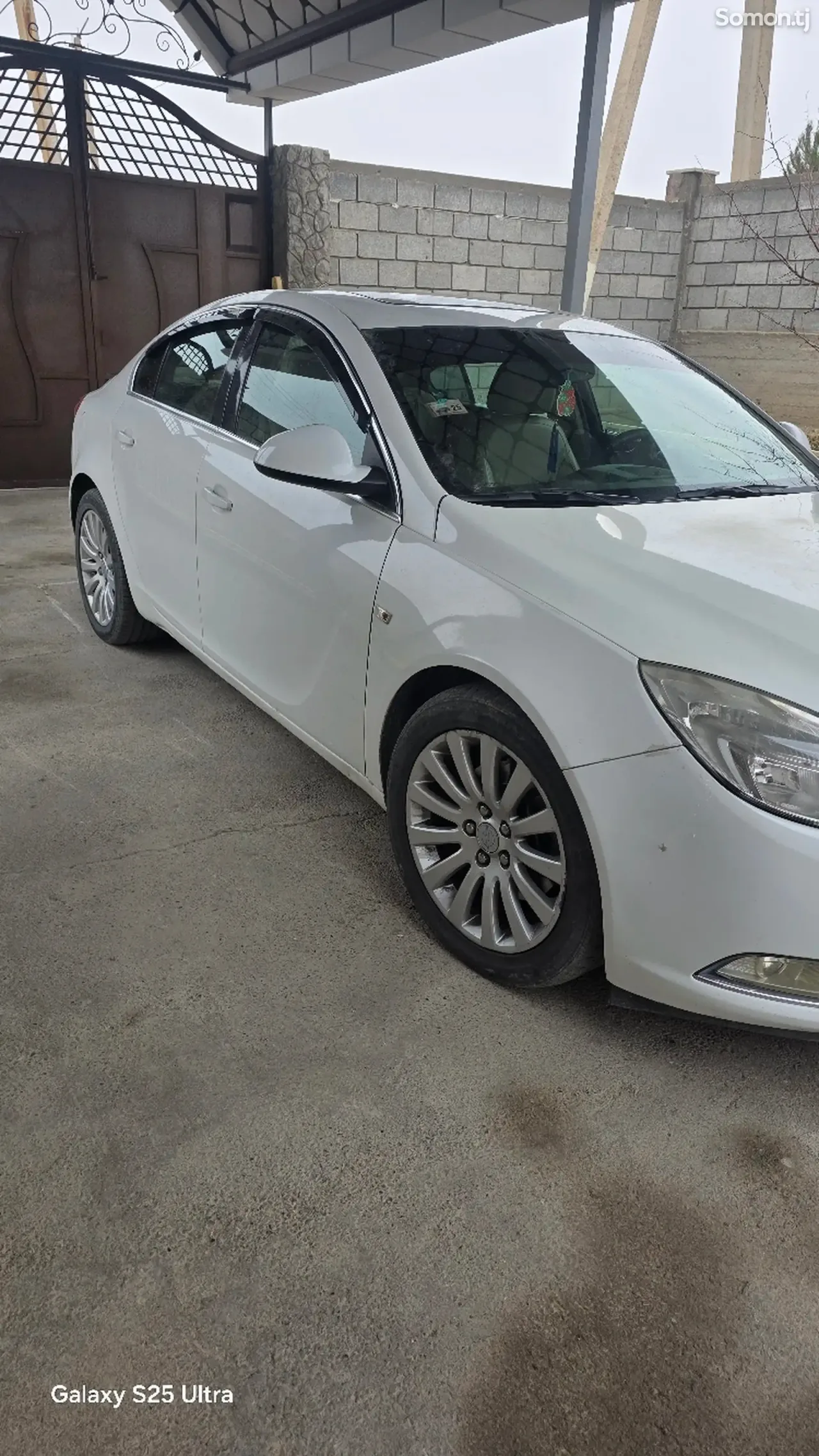 Opel Insignia 2011 · 2.0 AT