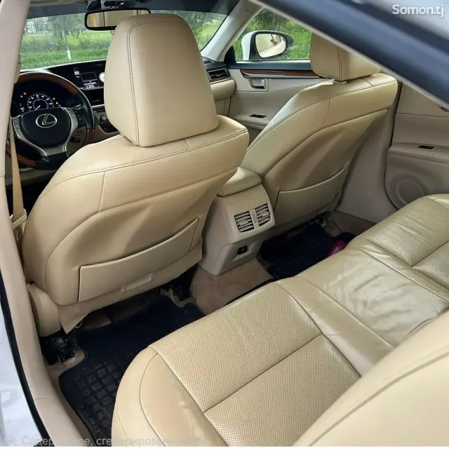 Lexus ES series 2013 · 2.5 AT