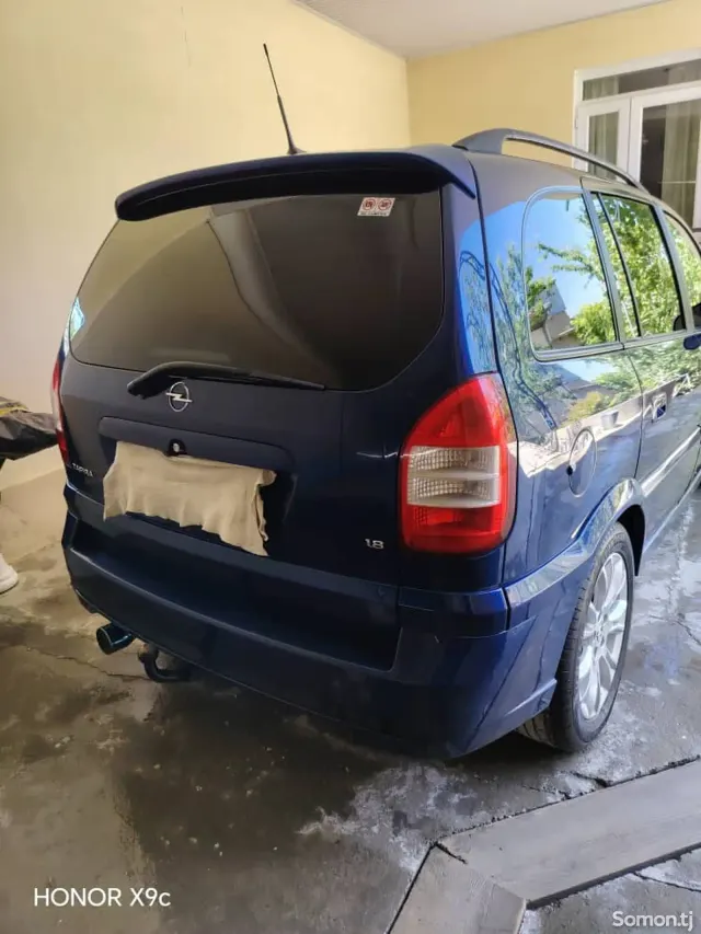 Opel Zafira 2005 · 1.8 MT