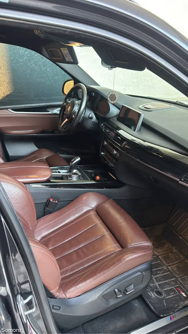 BMW X5 2015 · 2.5 AT
